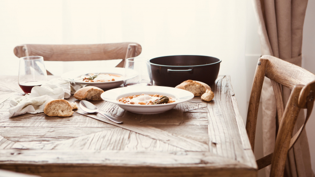 table_meal_place_setting_unsplash