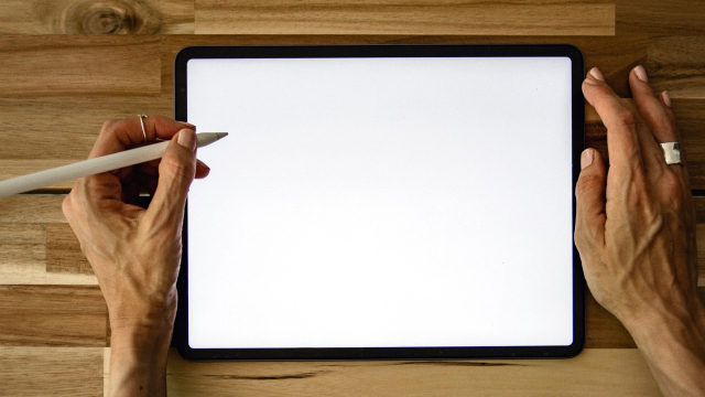 tablet_blank_stylus_unsplash