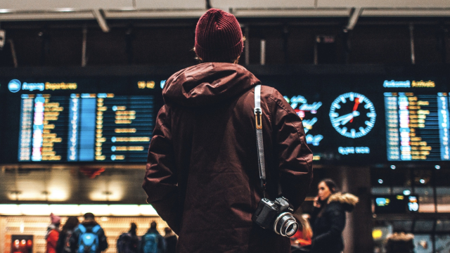 traveller_photographer_departure_boards_unsplash
