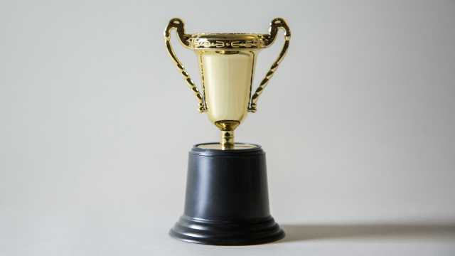 trophy_prize_winner_unsplash