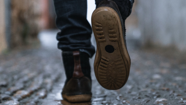 walking_street_boots_unsplash