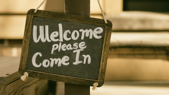 welcome_sign_chalk_unsplash