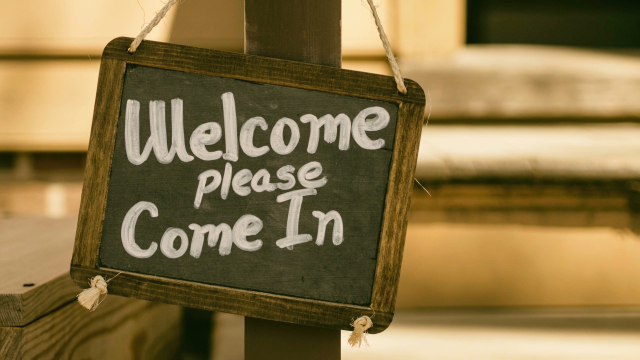 welcome_sign_handwritten_unsplash