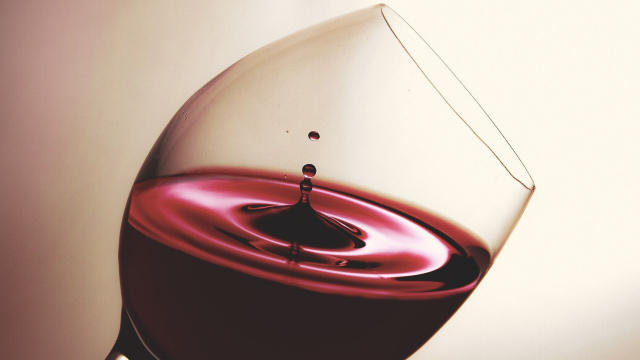 wine_glass_drop_pixabay