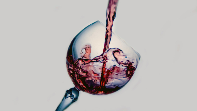 wine_pouring_into_glass