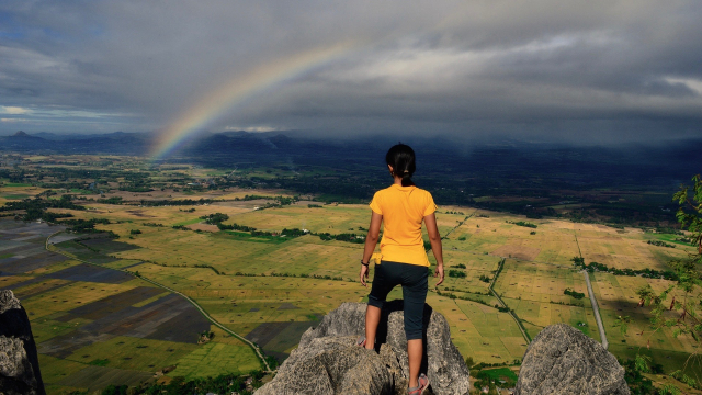woman_hiking_rainbow