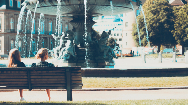 women_bench_fountain_unsplash